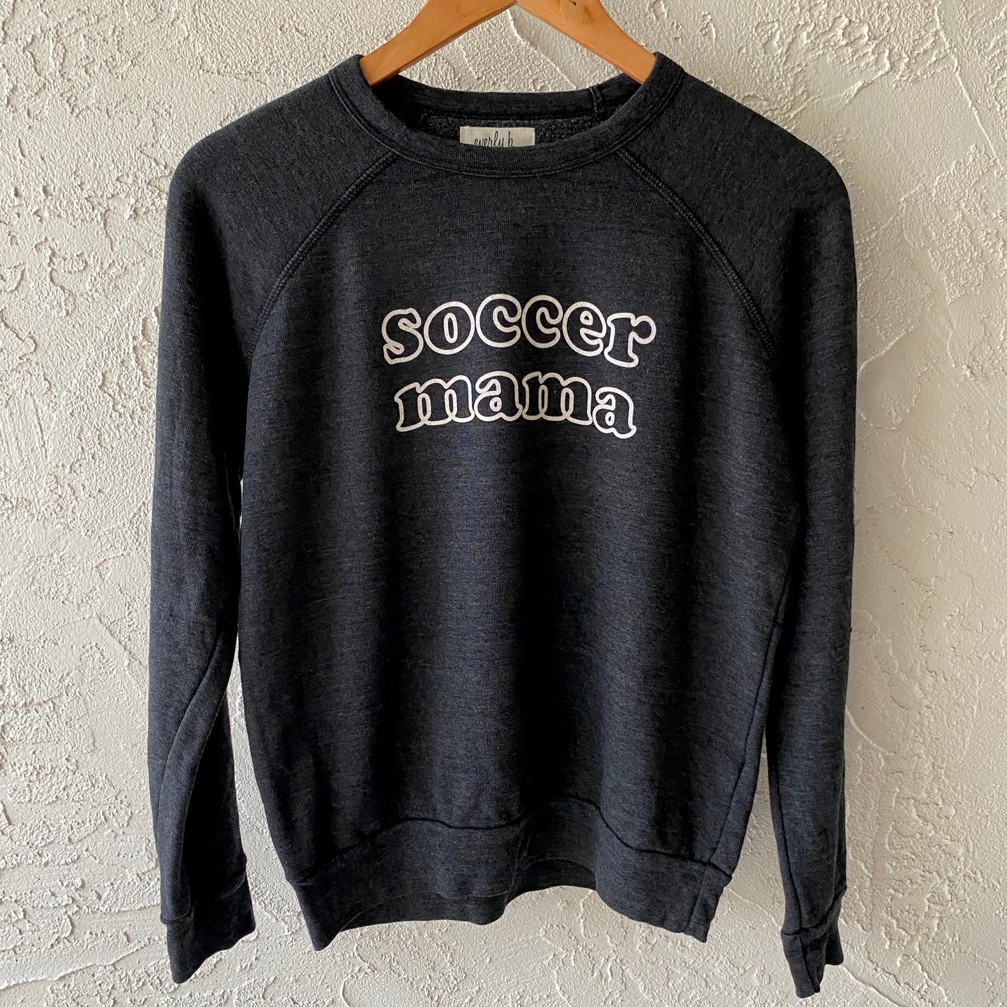 soccer mama printed sweatshirt | charcoal