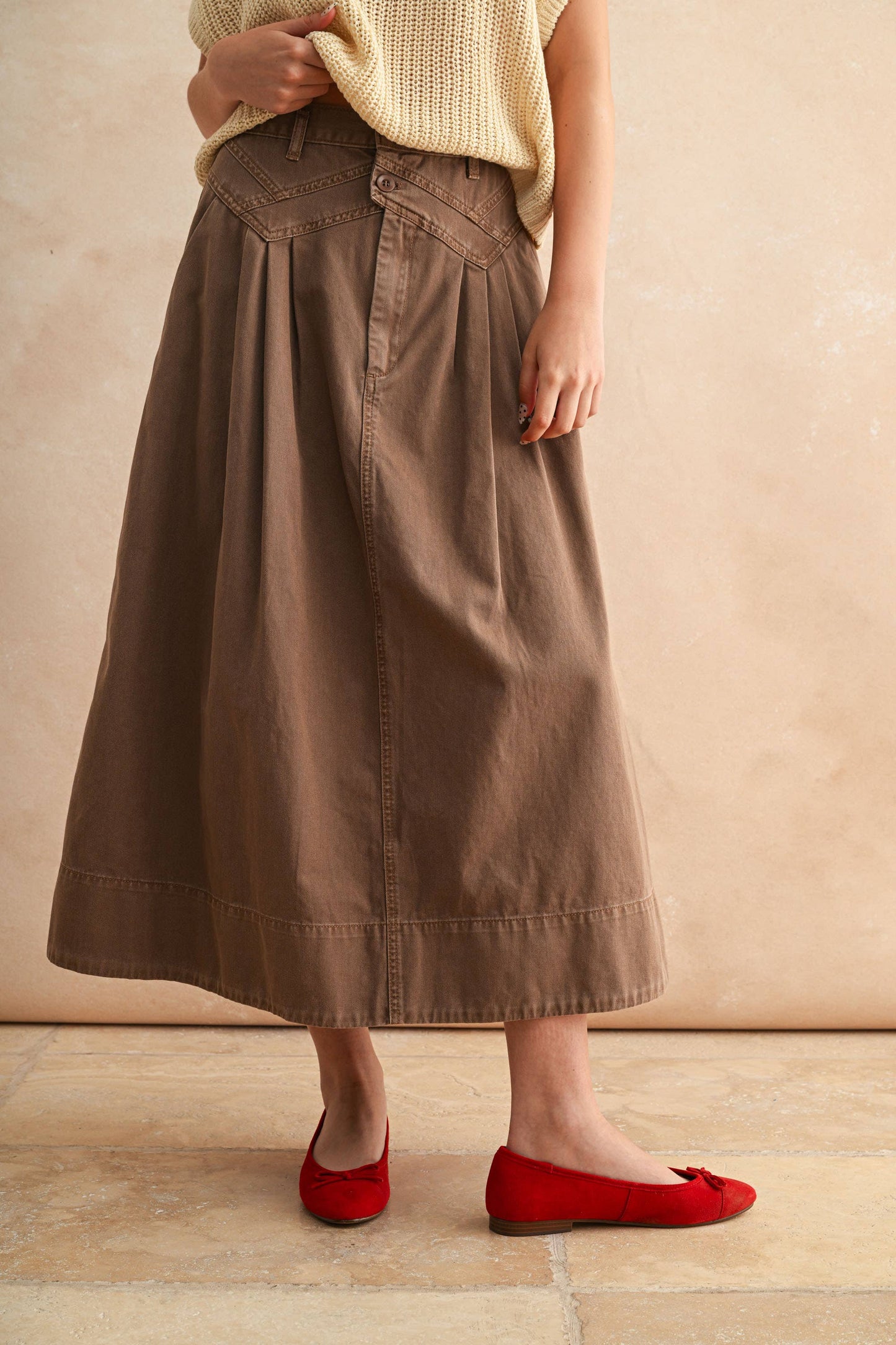 Pleat detailed skirt