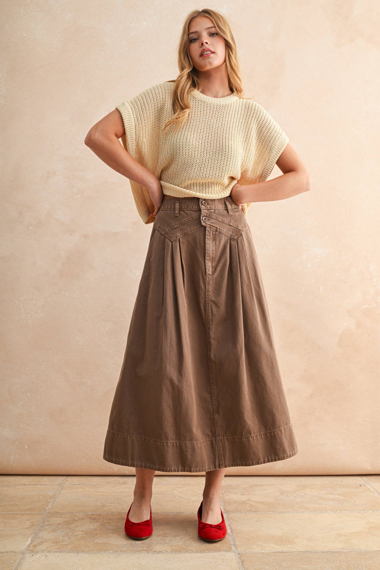 Pleat detailed skirt