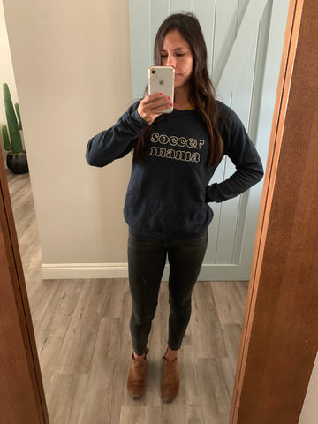 soccer mama printed sweatshirt | charcoal
