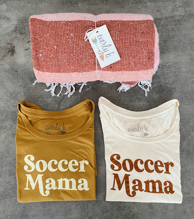 soccer mama tee | cream